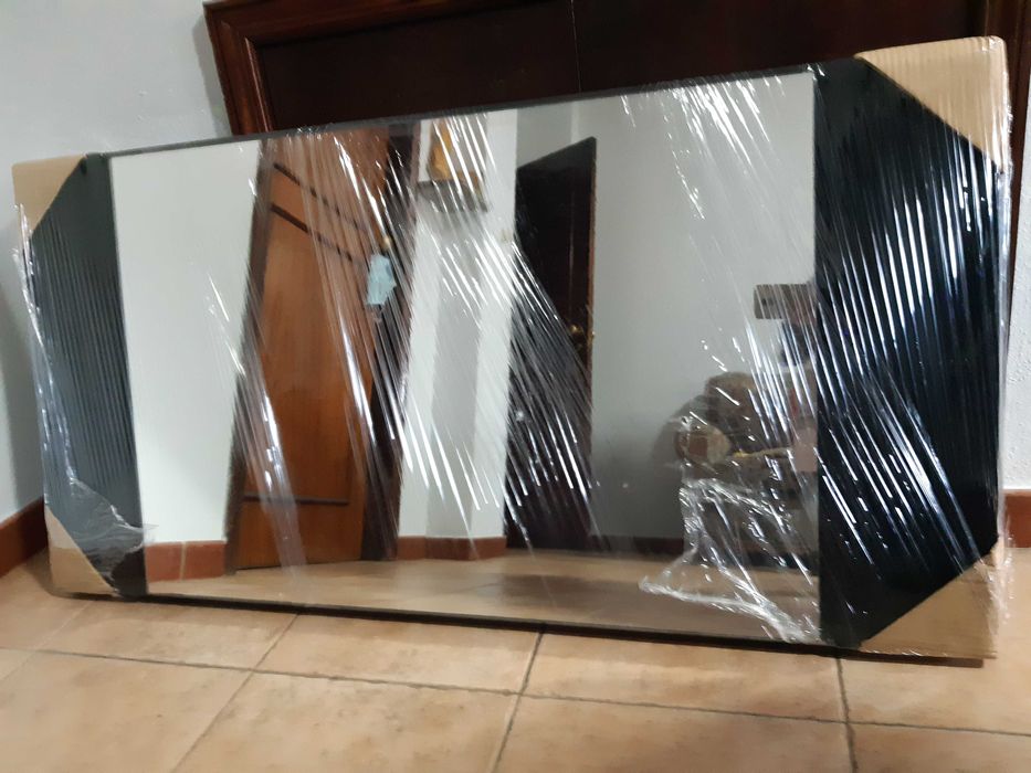 Black Mirror Frame64584388514561120