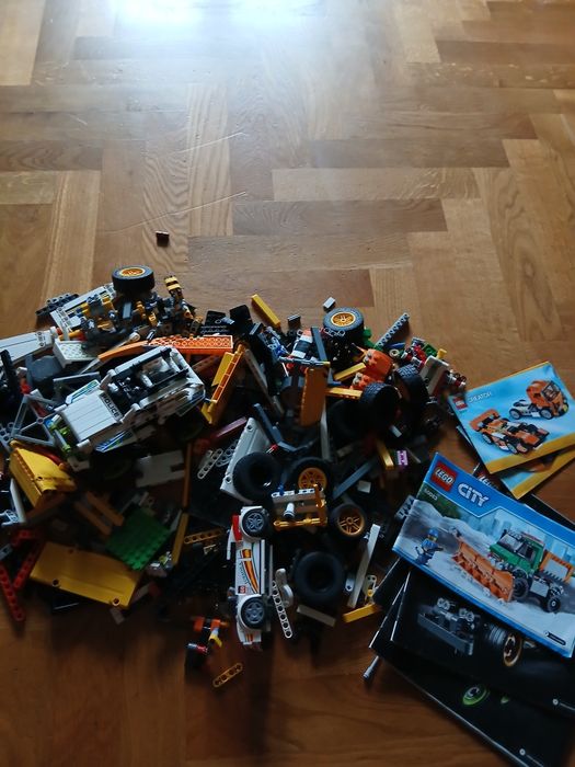 Продаю Lego конструктор лего куча деталей