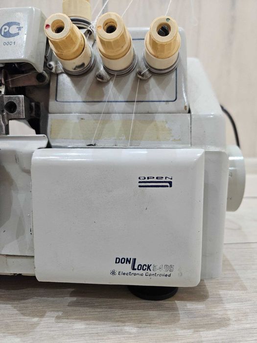 Оверлок Агат Don Lock 54D5
