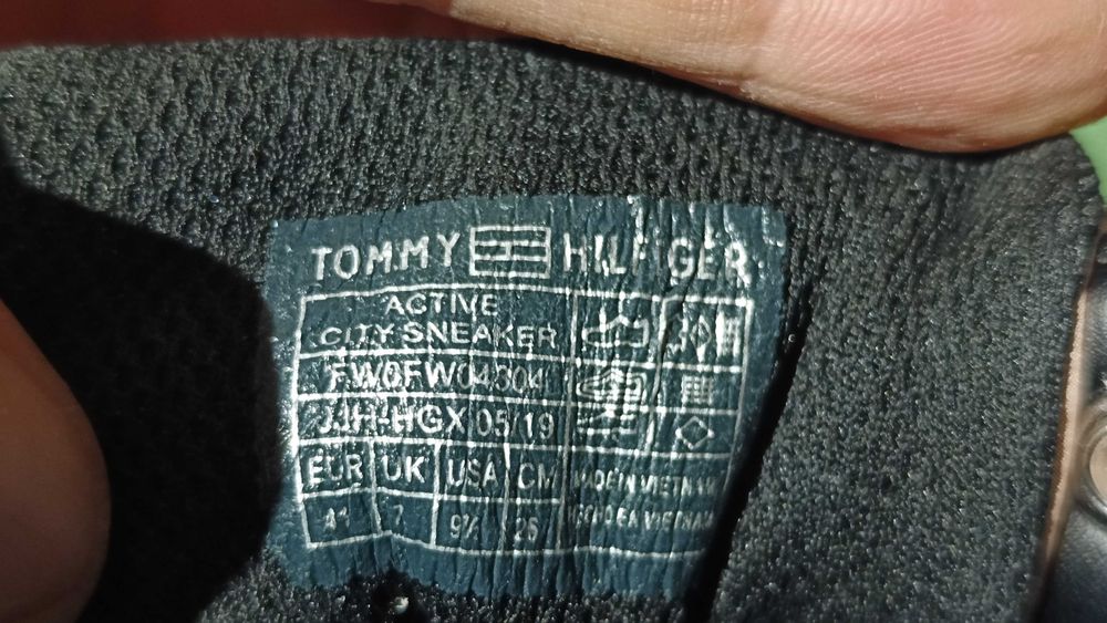 Damskie sneakersy TOMMY HILFIGER ACTIVE CITY SNEAKER r.41 skóra st.bdb