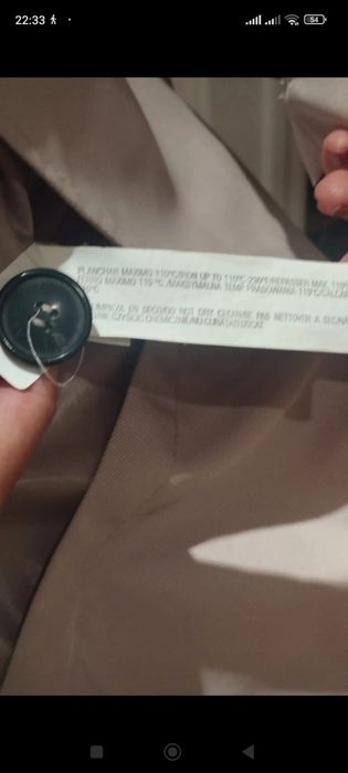 Gabardine da Zara com forro amovível de xadrez em flanela. Com cinto e