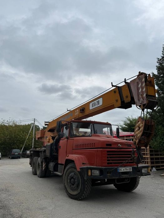 Автокран оренда 28 тонн.Стріла 21м.