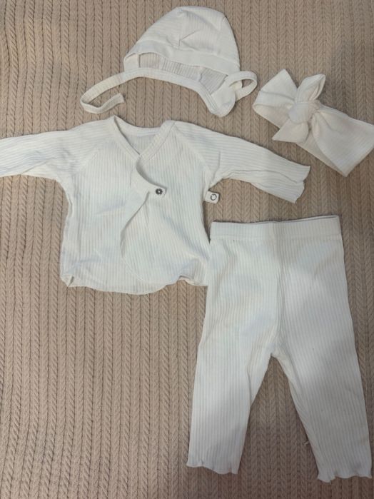 Одяг для новонароджених в ідеальному стані