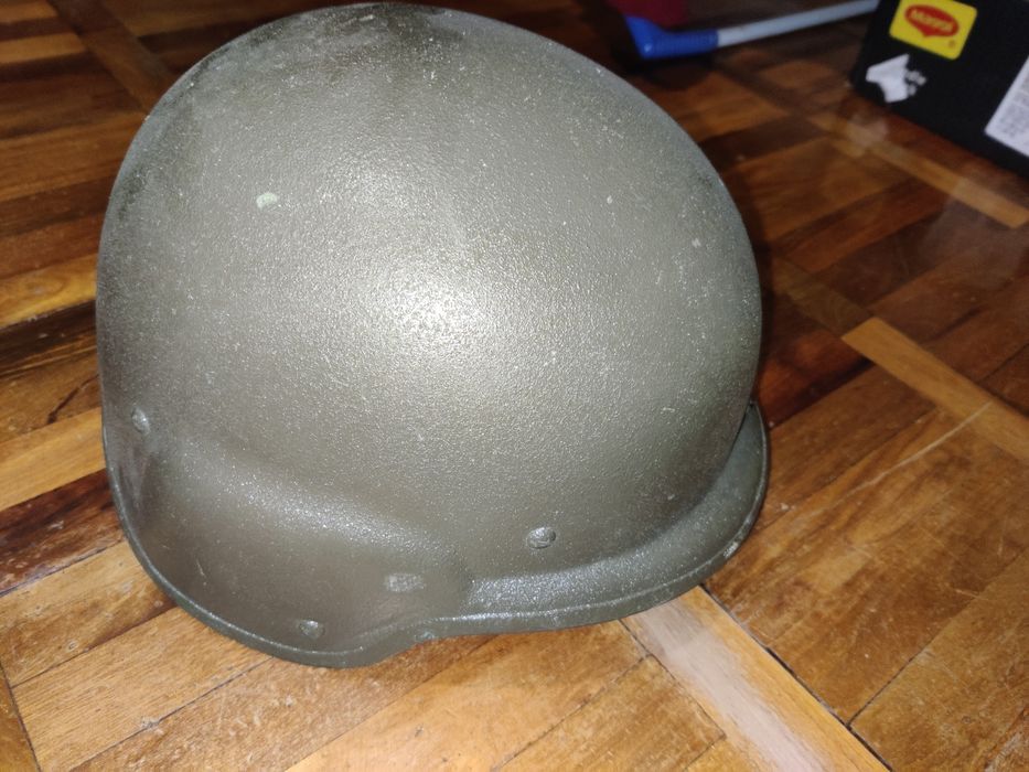 Шлем защитный...