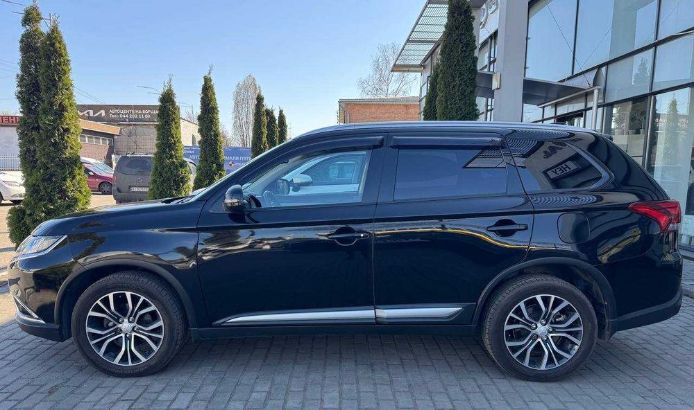 Mitsubishi Outlander 2017 Офіціал