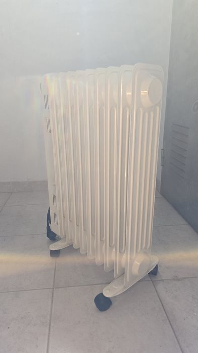 • Aquecedor a Óleo Celcias HD930-9Q