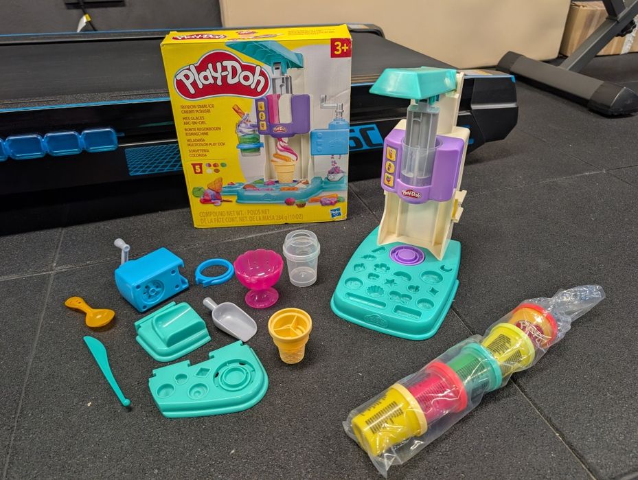 Набір для творчості Play-Doh Райдужне морозиво