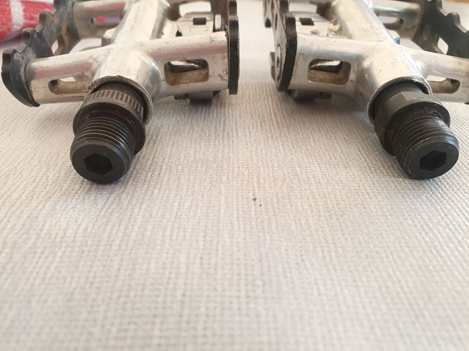 Pedais de encaixe SHIMANO PD-M323