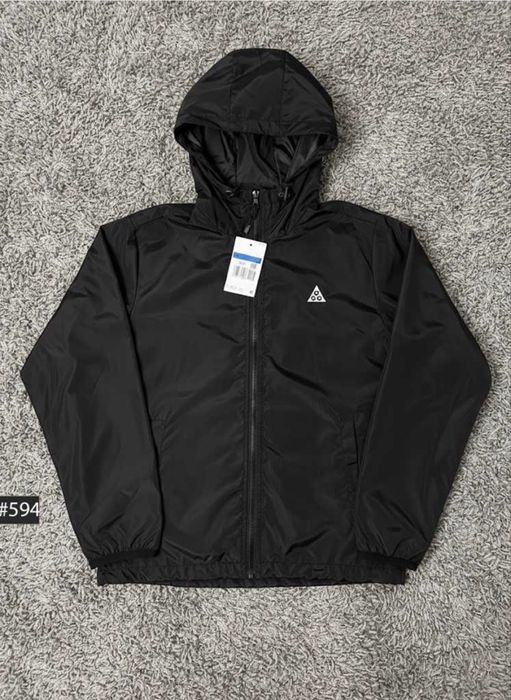 Вітровкв Nike acg розпродаж