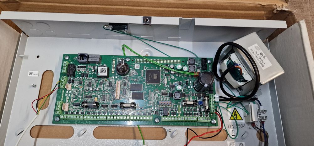 Central de alarme honeywell nova