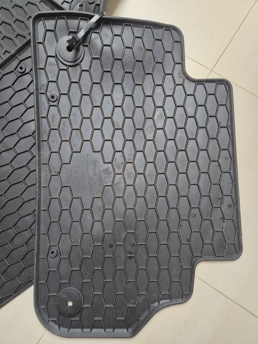 Gumowe dywaniki do audi Q5 2016-2024