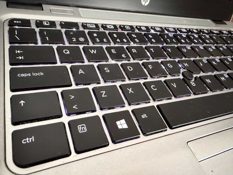 HP EliteBook 820 G3|Ecran 13"|i7-6600u|16Gb Ram|Ssd 256Gb|Leve & Fino|