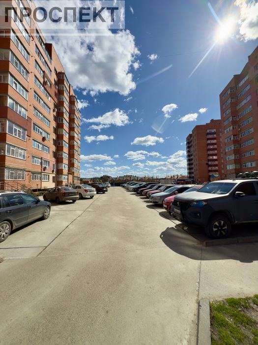 Продам 2-х кімн.квартиру з ремонтом пр-т Свободи ( Автономка)