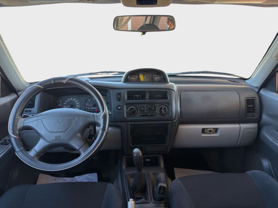Mitsubishi Pajero Sport 2.5 TD GLS