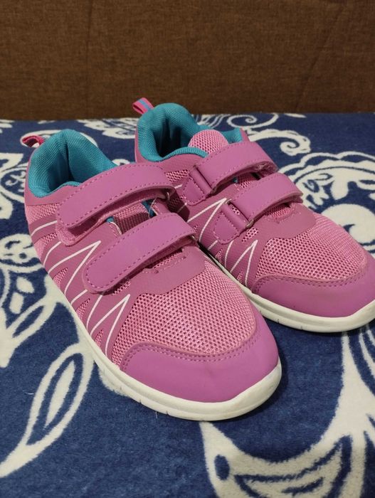 Кроссовки летние