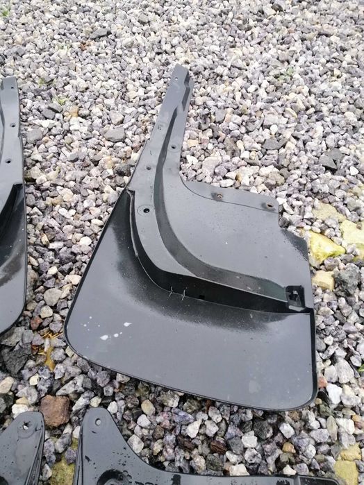 Брызговики для Toyota Land Cruiser 200 2008-2015 року оригінальні бу