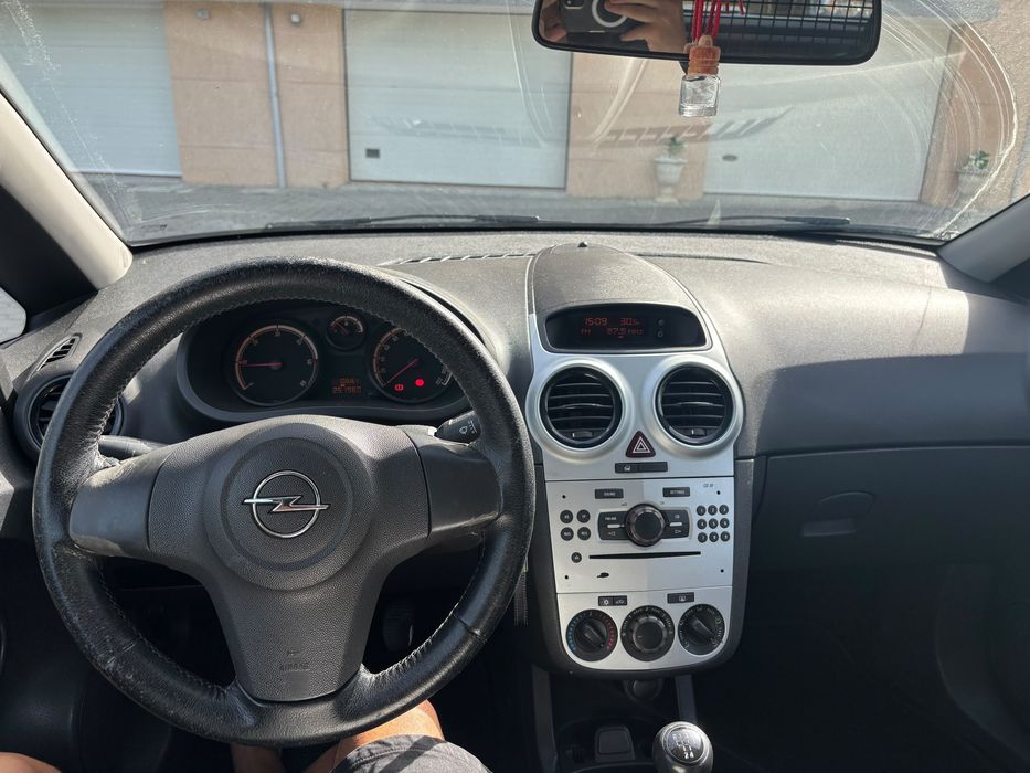 Opel Corsa 1.3CDTI comercial