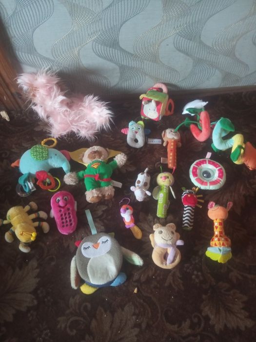 Іграшки пищалки і інше