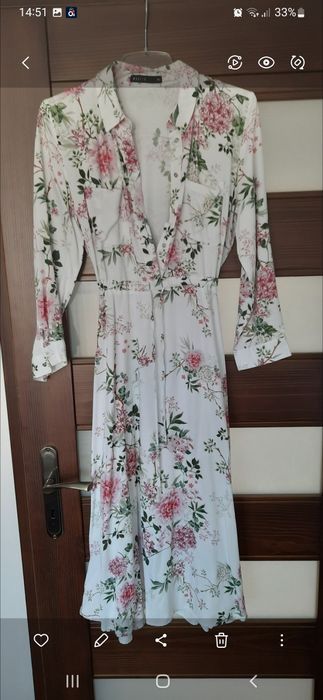 Sukienka w kwiaty Mohito 36