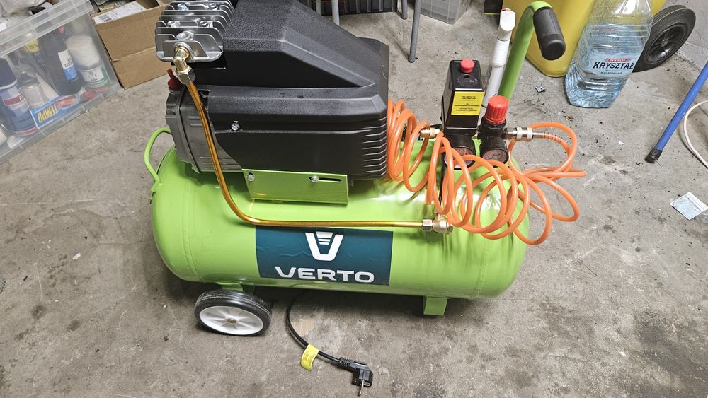 Verto Kompresor olejowy 73K004 50L 8 bar gwarancja 2 lata