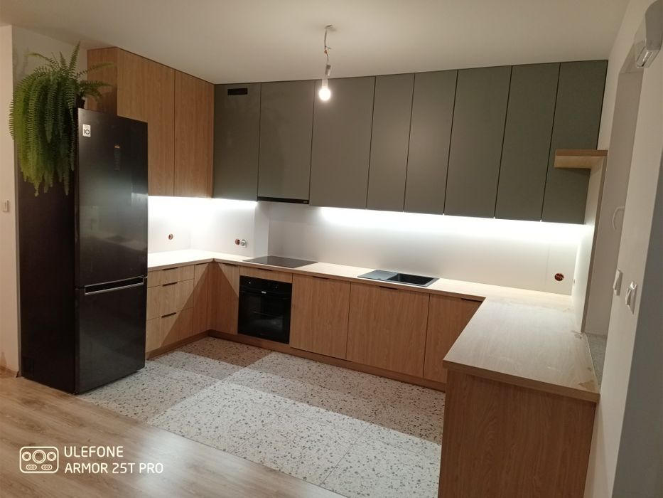 Meble na wymiar Kuchnie  Szafy Garderoby.