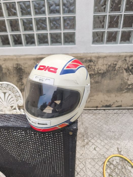 Vendo 2 capacetes em bom estado.