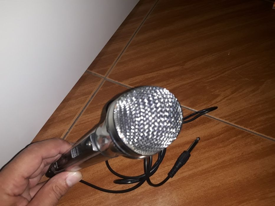 Microfone novo. .64170319937026123