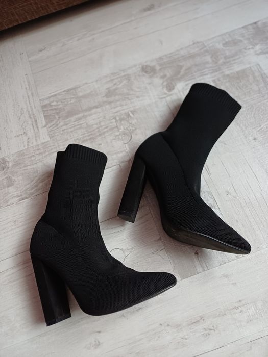 Buty botki czarne na obcasie. Eleganckie rozmiar 37