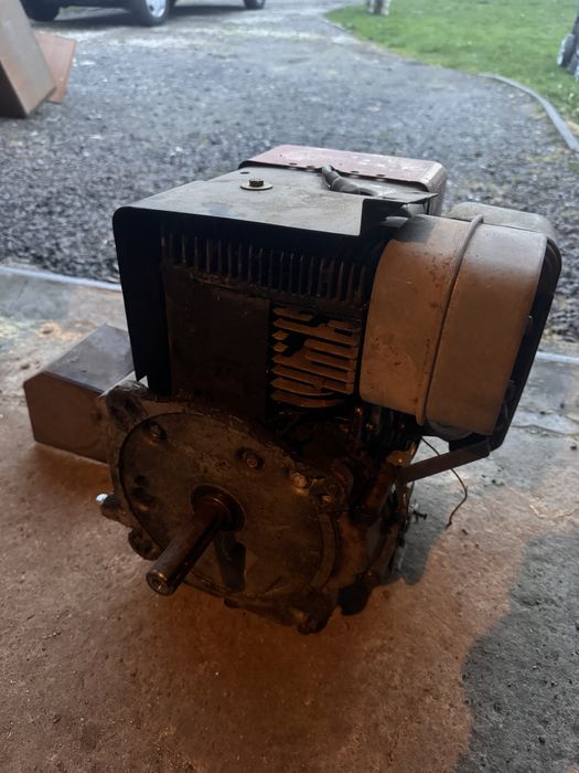 Silnik Briggs & Stratton 12.5 HP
