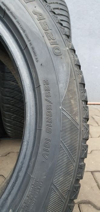 235/50/18 Falken komplet Wielosezonowe