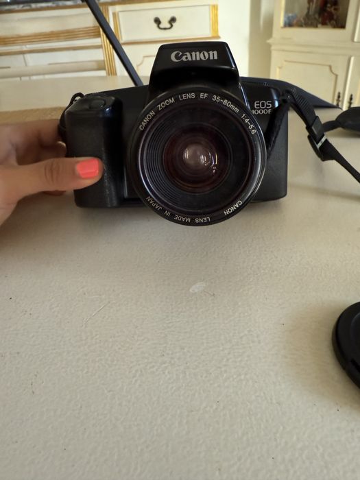 Canon 1000F com capa