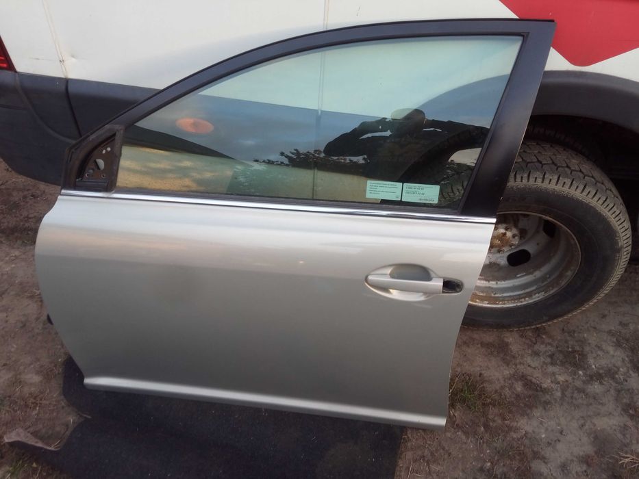 toyota AVENSIS T25 drzwi lewy PRZÓD kolor 6T1 oliwka 03-08