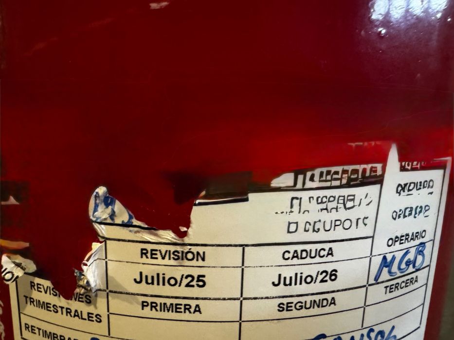 Extintor Pó Químico ABC (9Kg) + Manómetro revisão válida até Julho 2026