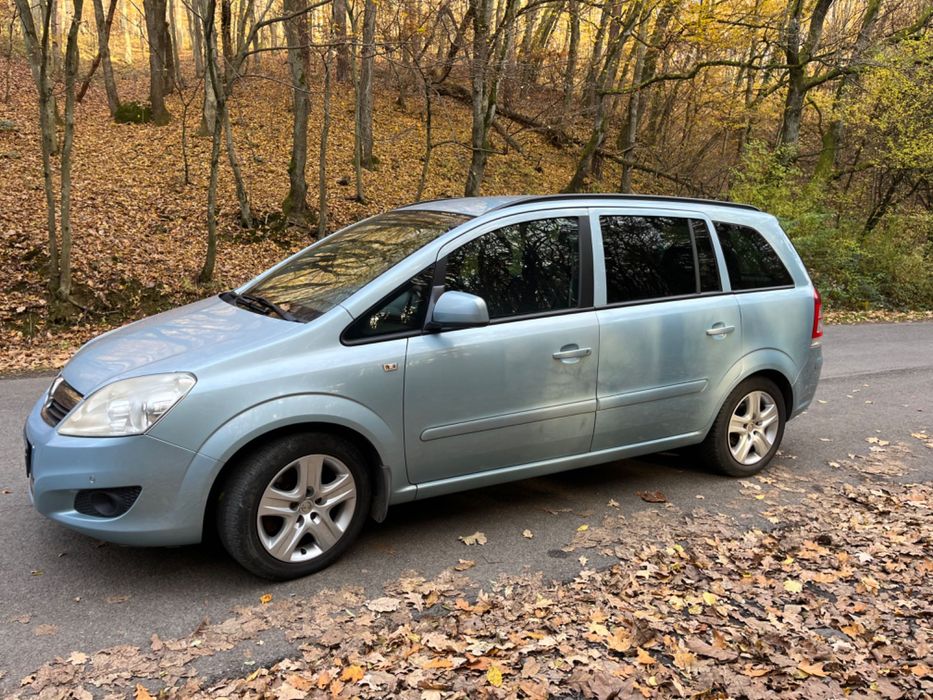 Продам власне авто Opel Zafira  Ужгород