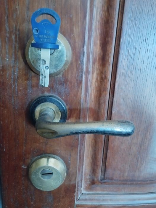 Двері вхідні броньовані, масив дуба