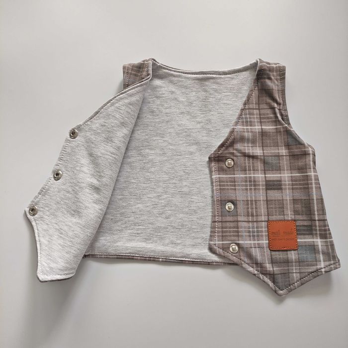 Elegancka KAMIZELKA garniturowa, brązowa krata chrzest ślub roczek 92