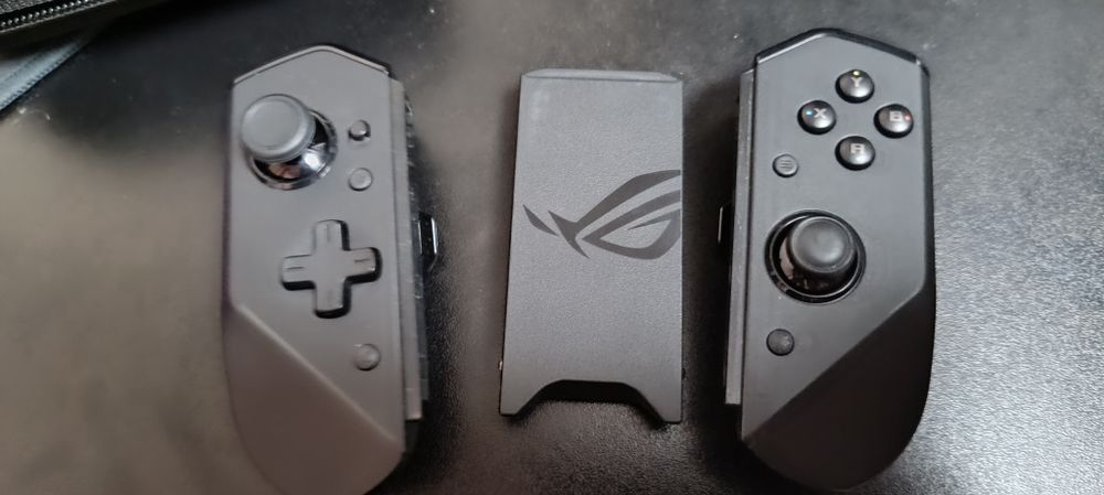 Геймпад ASUS ROG Kunai 3 Gamepad
