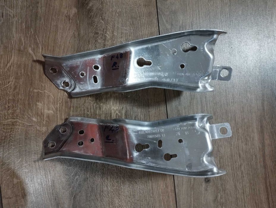 BMW X1 F48 F39 кріплення 51117301586 вертикальна розтяжка 51117301585