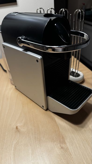 Nespresso ekspres Pixie na kapsułki
