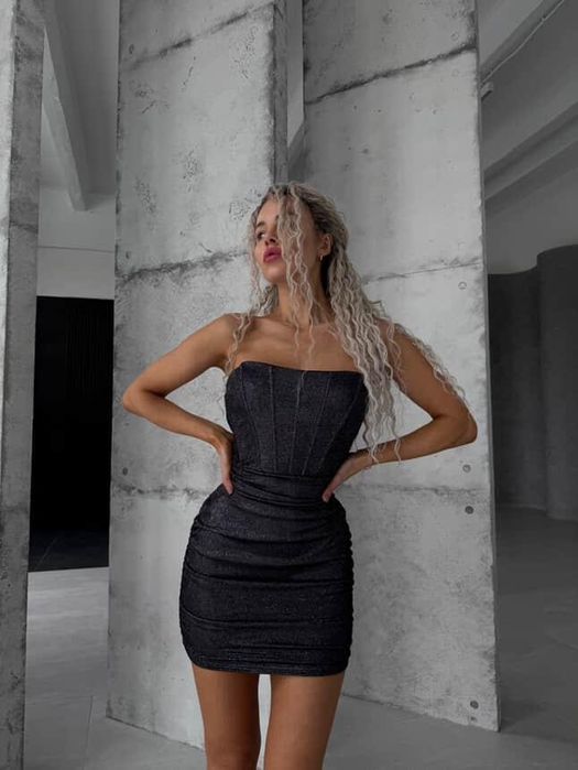 Корсетна жіноча сукня