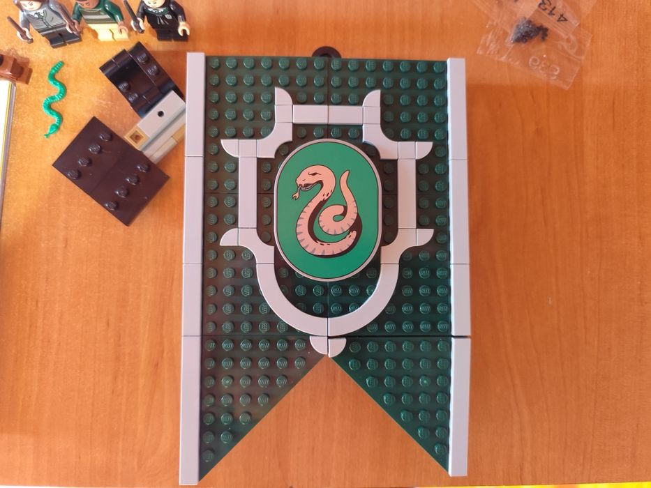 Klocki LEGO Harry Potter Flaga Slytherinu 76410