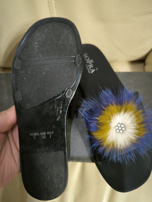 Женские резиновые шлепки