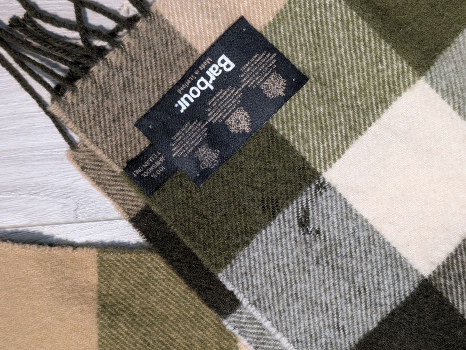 Вовняний шарф у клітинку від бренду Barbour, виготовлений у Шотландії - шарф Barbour unisex