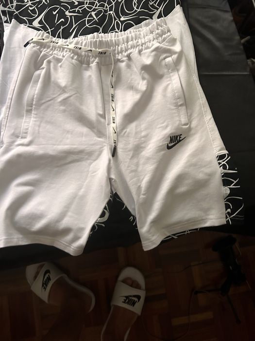 Conjunto nike branco e preto