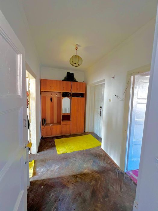 ТЕРМІНОВО 2-кімнатна квартира в напівособняку з земельною ділянкою