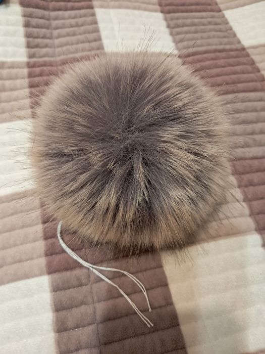 Великий помпон до шапки