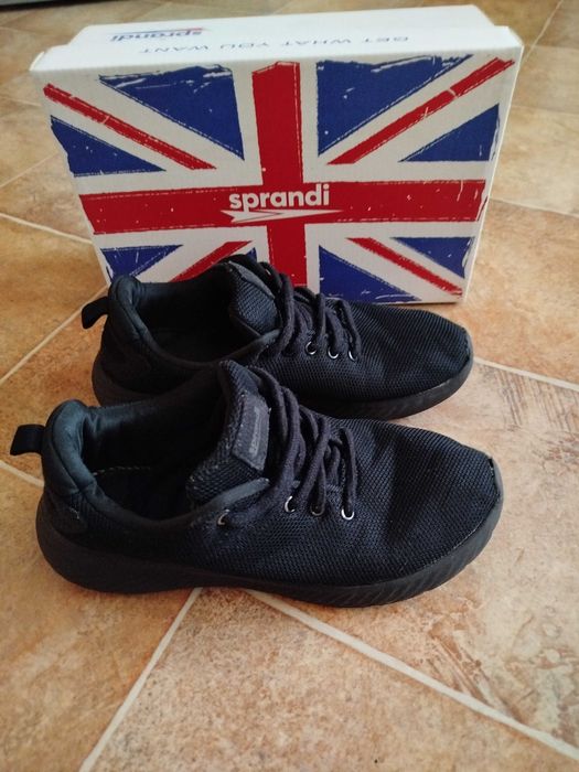 Sprandi-adidasy lekkie i wygodne R-39
