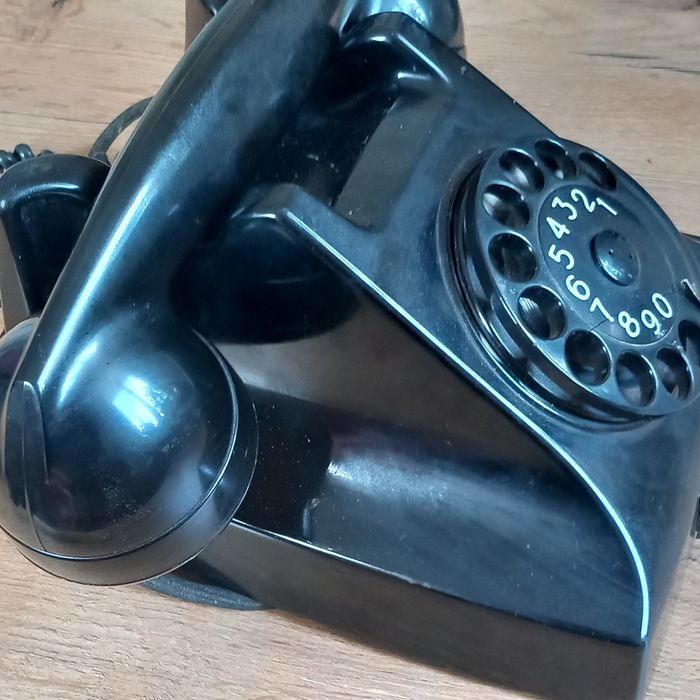 Stary telefon ericsson PTTw