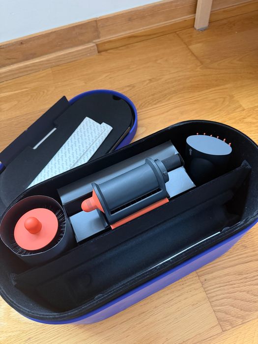 Dyson brush kit.