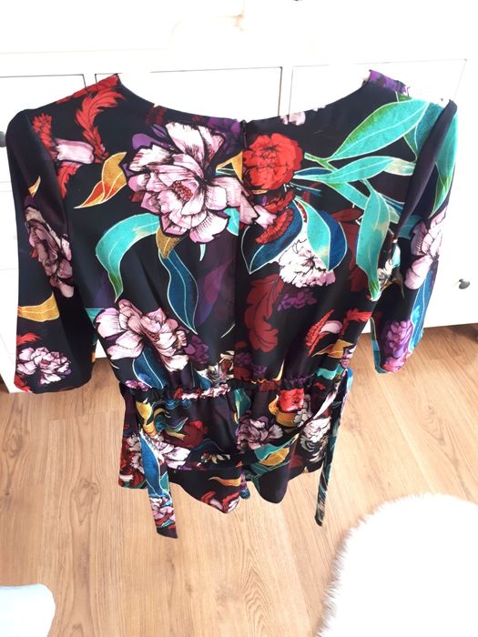 Elegancki kombinezon w kwiatki river island